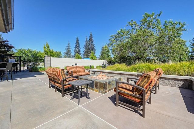 2128 Land End Loop, Roseville, CA 95747
