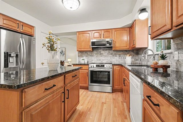 5931 Cedar Ridge Drive, Ann Arbor, MI 48103