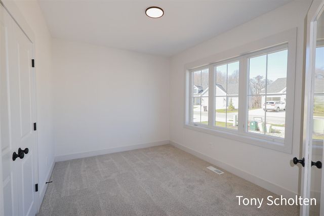 5071 Blendon Woods Drive 2, Hudsonville, MI 49426