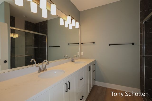 5071 Blendon Woods Drive 2, Hudsonville, MI 49426