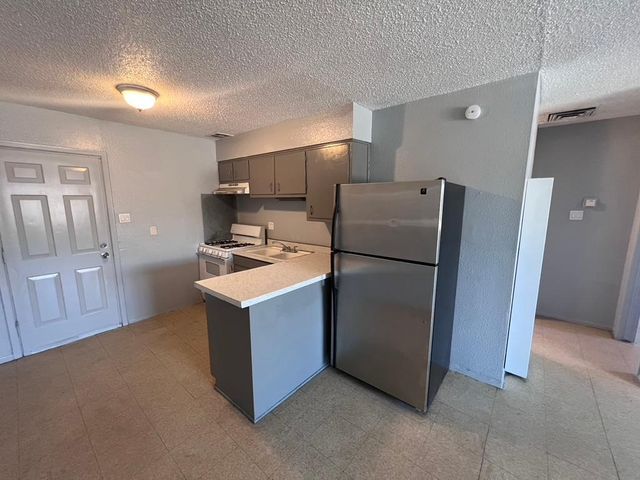 423 Dallas Street SE C, Albuquerque, NM 87108