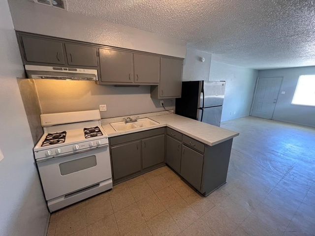 423 Dallas Street SE C, Albuquerque, NM 87108