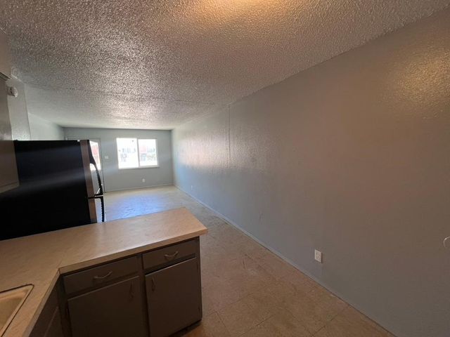 423 Dallas Street SE C, Albuquerque, NM 87108