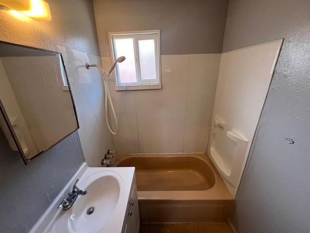 423 Dallas Street SE C, Albuquerque, NM 87108