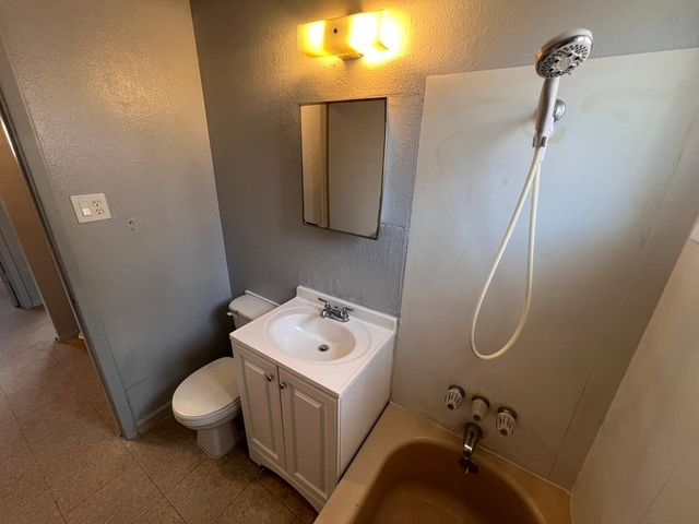 423 Dallas Street SE C, Albuquerque, NM 87108