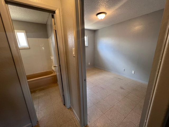 423 Dallas Street SE C, Albuquerque, NM 87108