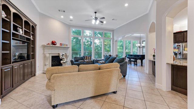 3 N Fair Manor Circle, Spring, TX 77382