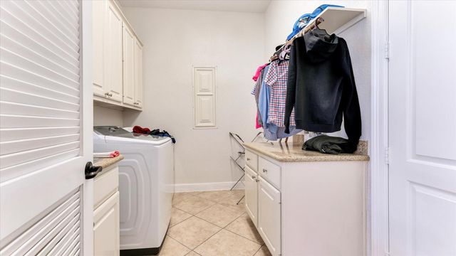 3 N Fair Manor Circle, Spring, TX 77382