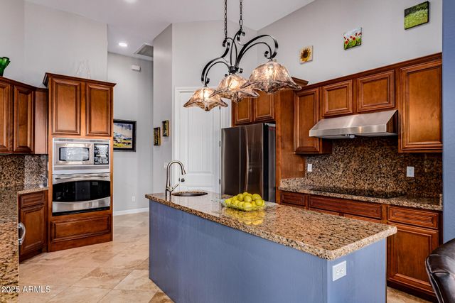 28217 N FINCH Trail, San Tan Valley, AZ 85144