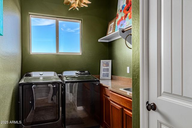 28217 N FINCH Trail, San Tan Valley, AZ 85144