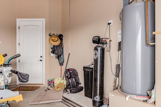 28217 N FINCH Trail, San Tan Valley, AZ 85144