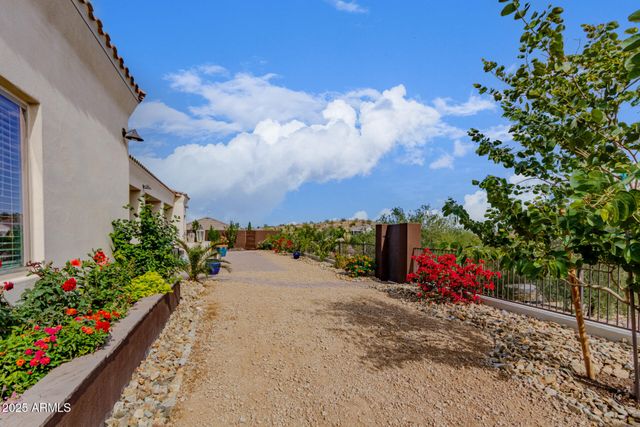 28217 N FINCH Trail, San Tan Valley, AZ 85144