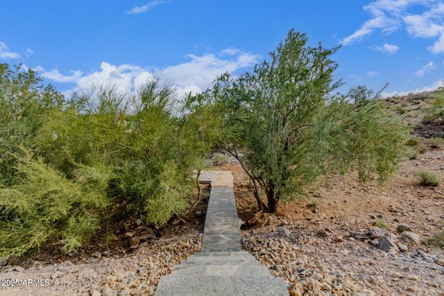 28217 N FINCH Trail, San Tan Valley, AZ 85144