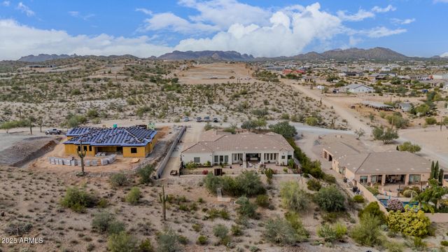 28217 N FINCH Trail, San Tan Valley, AZ 85144