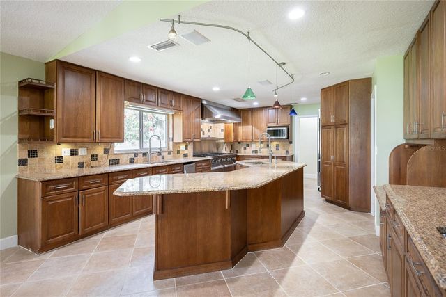 3313 WESTSHORE DRIVE, St Cloud, FL 34772