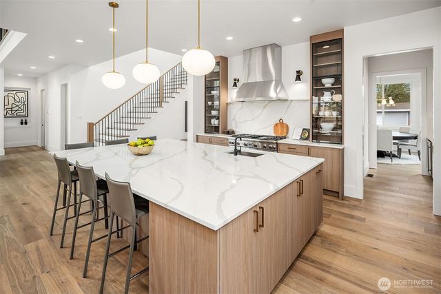 16544 SE 28th Street, Bellevue, WA 98008