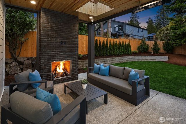 16544 SE 28th Street, Bellevue, WA 98008