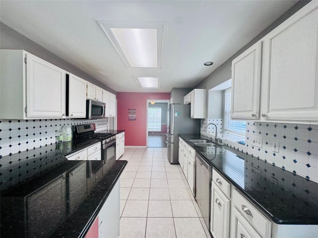 506 Birch Hill Drive, Sugar Land, TX 77479