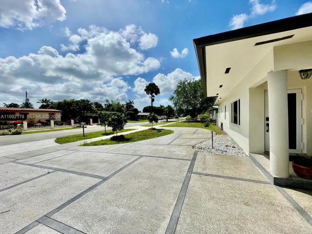 5820 SW 113th Ct, Miami, FL 33173