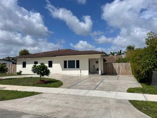 5820 SW 113th Ct, Miami, FL 33173