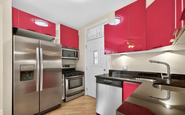 906 W Winona Street 2S, Chicago, IL 60640