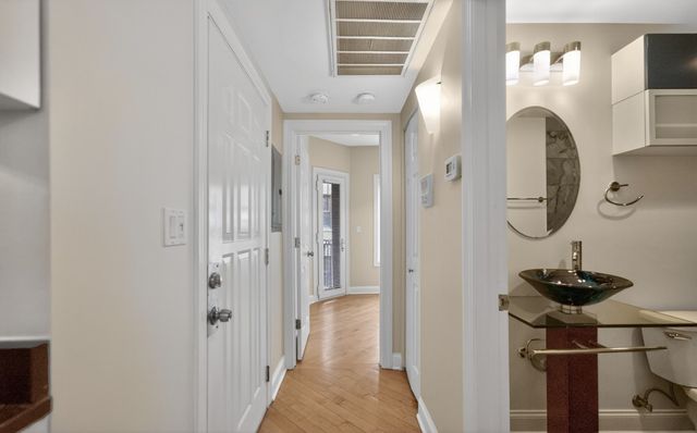 906 W Winona Street 2S, Chicago, IL 60640