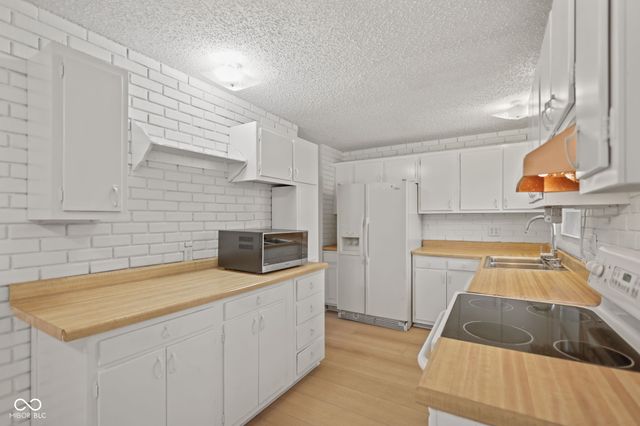 8856 Moll Drive, Fishers, IN 46038