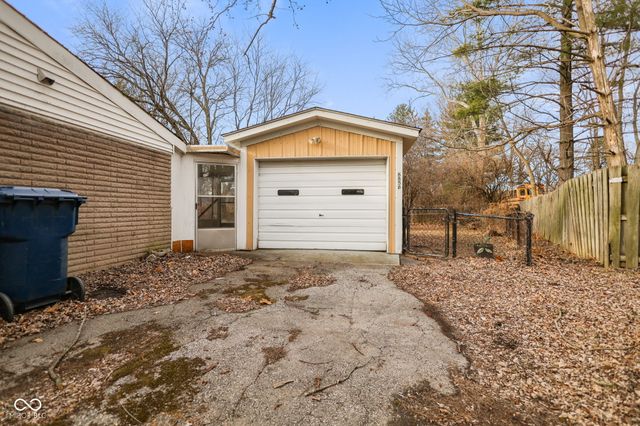 8856 Moll Drive, Fishers, IN 46038