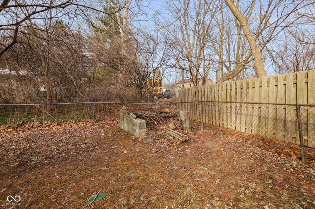 8856 Moll Drive, Fishers, IN 46038