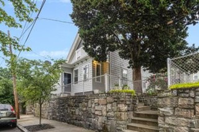 25 Tecumseh Street, Providence, RI 02906