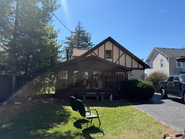 919 W Galena Boulevard, Aurora, IL 60506