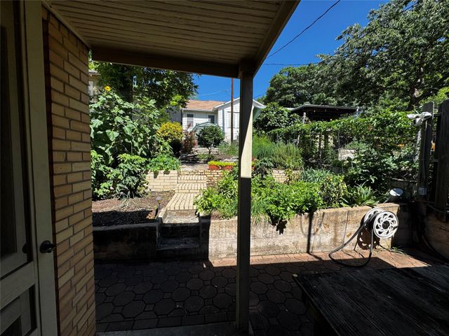 2002 East Side DR, Austin, TX 78704