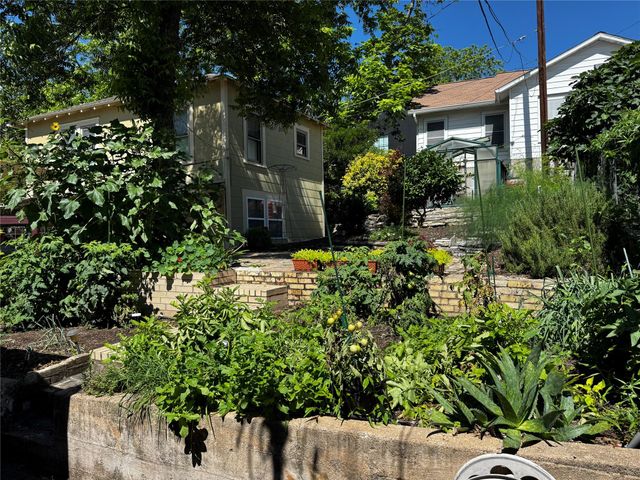 2002 East Side DR, Austin, TX 78704
