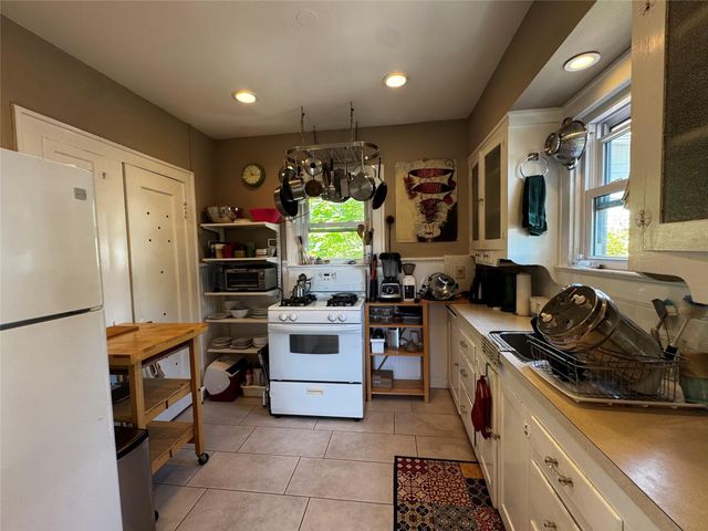 2002 East Side DR, Austin, TX 78704