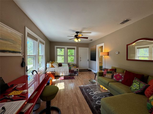 2002 East Side DR, Austin, TX 78704