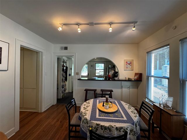 2002 East Side DR, Austin, TX 78704