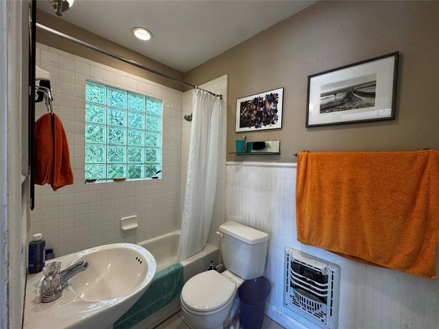 2002 East Side DR, Austin, TX 78704