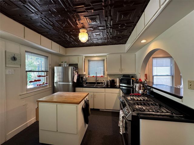 2002 East Side DR, Austin, TX 78704