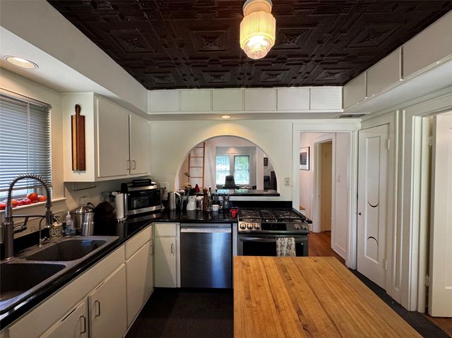 2002 East Side DR, Austin, TX 78704