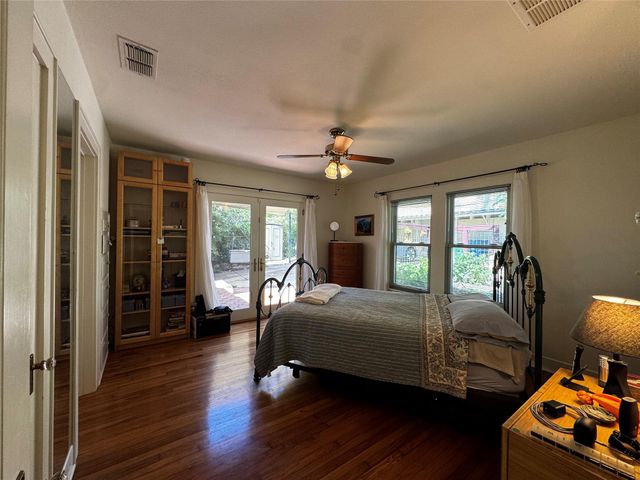 2002 East Side DR, Austin, TX 78704
