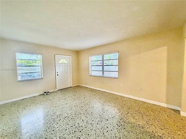 911 NW 22nd Pl 0, Miami, FL 33125