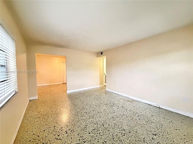 911 NW 22nd Pl 0, Miami, FL 33125