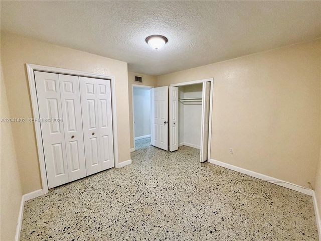 911 NW 22nd Pl 0, Miami, FL 33125