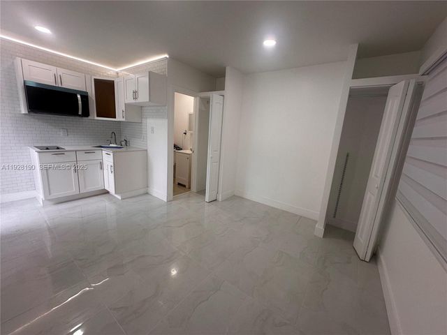 20625 Jacaranda Rd 1, Cutler Bay, FL 33189