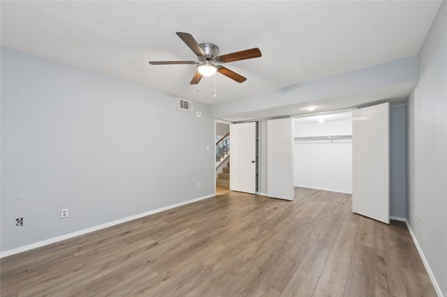 513 Hunters Glen Street, Lewisville, TX 75067