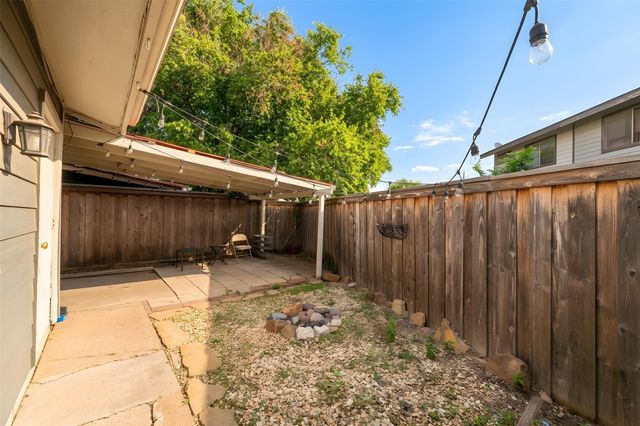 513 Hunters Glen Street, Lewisville, TX 75067