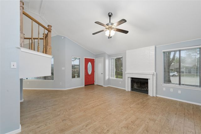 513 Hunters Glen Street, Lewisville, TX 75067