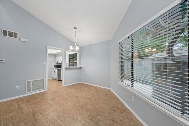 513 Hunters Glen Street, Lewisville, TX 75067