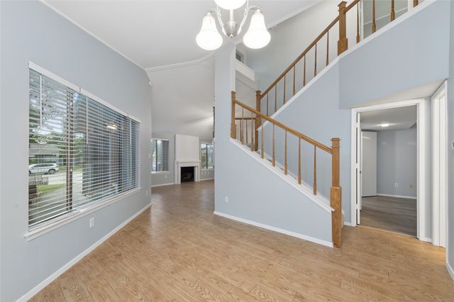513 Hunters Glen Street, Lewisville, TX 75067