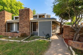 513 Hunters Glen Street, Lewisville, TX 75067